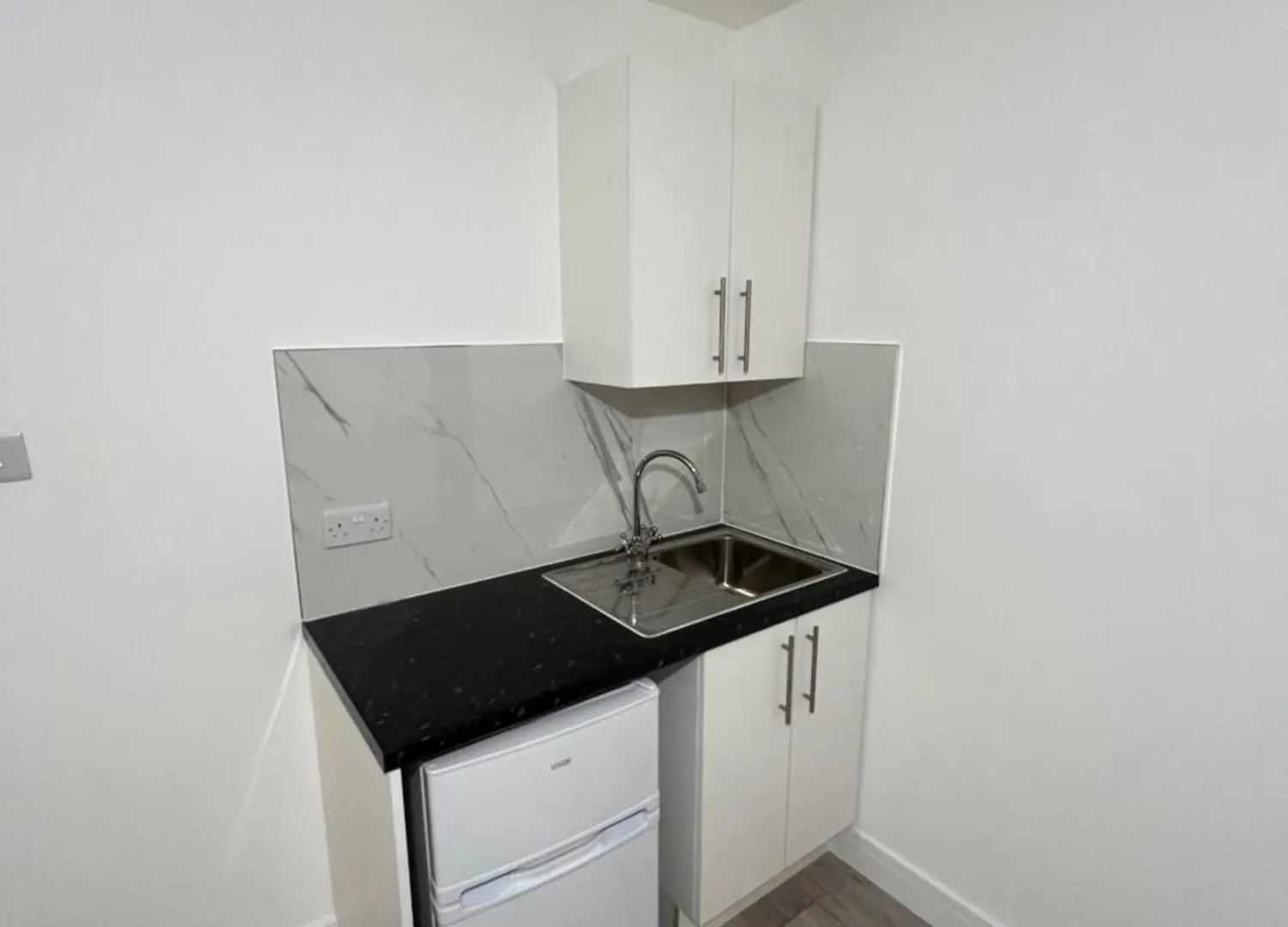 Goshawk Studio Apartments Ickenham